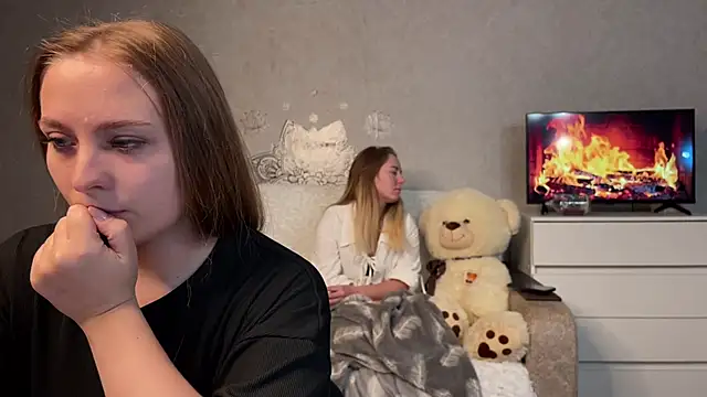 Seylune online show from November 30, 2025, 4:27 am