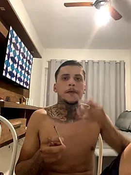 Ryanzl017 online show from November 18, 2025, 9:52 pm