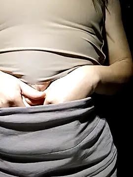 Snapshot of Lucky-688 chatting on December 14, 2025, 8:24 pm Lucky-688 online show from December 14, 2025, 8:24 pm