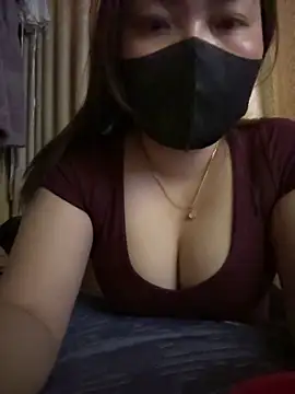 Snapshot of Thythy68 chatting on November 28, 2025, 4:48 am Thythy68 online show from November 28, 2025, 4:48 am