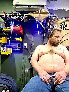 Snapshot of Txweld69 chatting on February 6, 2026, 4:32 pm Txweld69 online show from February 6, 2026, 4:32 pm