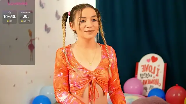 Snapshot of SkyEyesLuna chatting on May 15, 2026, 3:24 am SkyEyesLuna online show from May 15, 2026, 3:24 am