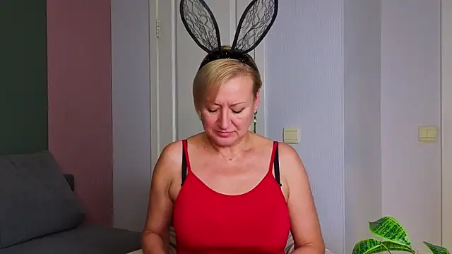 Snapshot of JessyMor chatting on November 13, 2025, 4:28 pm JessyMor online show from November 13, 2025, 4:28 pm