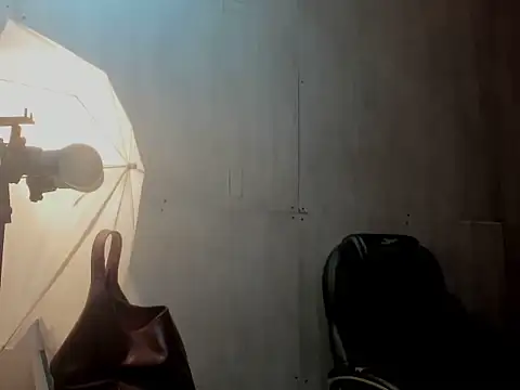 GinebraBelucci online show from November 23, 2025, 12:43 am