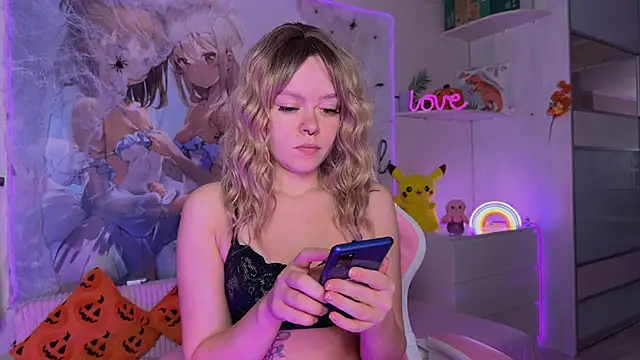 Snapshot of CheekySashaCharm chatting on November 23, 2025, 6:46 am CheekySashaCharm online show from November 23, 2025, 6:46 am