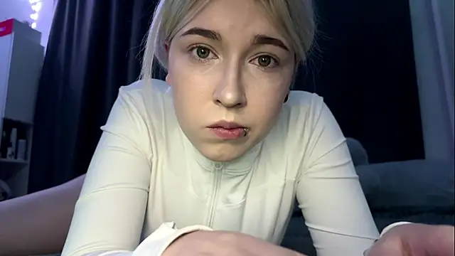 Snapshot of SexBIonde chatting on November 14, 2025, 3:22 pm SexBIonde online show from November 14, 2025, 3:22 pm