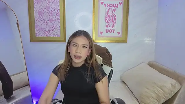 Evy Luxx v online show from March 8, 2026, 3:32 am