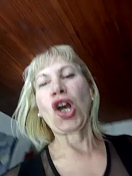 Snapshot of SexyMilf1211 chatting on November 17, 2025, 1:00 am SexyMilf1211 online show from November 17, 2025, 1:00 am