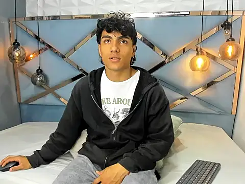 MattFiore online show from January 10, 2026, 7:04 pm