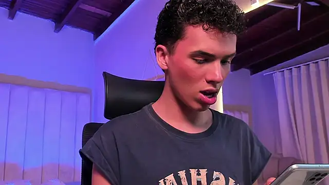 Snapshot of Seab_trooy chatting on February 11, 2026, 3:11 am Seab trooy online show from February 11, 2026, 3:11 am