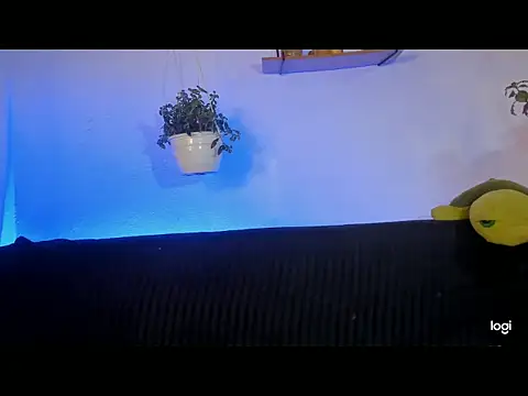 aprille15 online show from February 18, 2026, 8:21 am