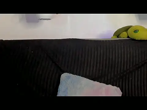 aprille15 online show from February 25, 2026, 8:07 pm