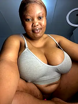 Busty-Sweetheart online show from November 26, 2025, 9:49 pm