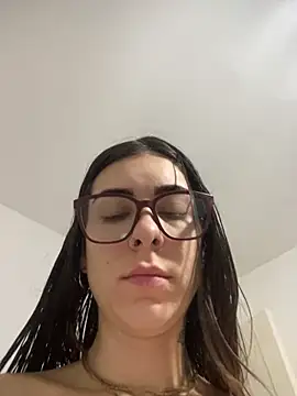 fer-nanda online show from February 15, 2026, 3:25 am