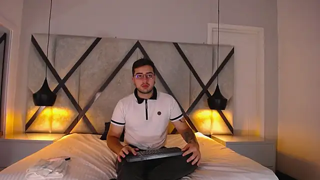 Ethan Greys online show from December 20, 2025, 11:45 pm