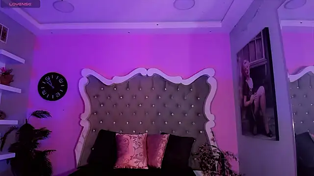 Snapshot of LeslieAmor1 chatting on November 21, 2025, 6:01 am LeslieAmor1 online show from November 21, 2025, 6:01 am