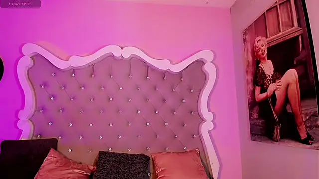 Snapshot of LeslieAmor1 chatting on November 23, 2025, 5:51 am LeslieAmor1 online show from November 23, 2025, 5:51 am