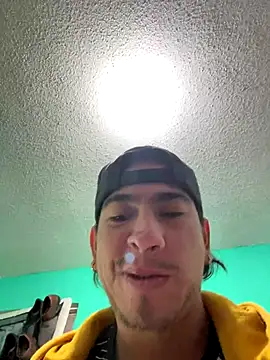 Snapshot of algila08 chatting on November 23, 2025, 5:40 am algila08 online show from November 23, 2025, 5:40 am