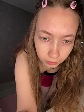 Holy Poly online show from February 19, 2026, 7:48 am