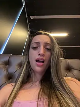 BelleRune online show from April 9, 2026, 7:30 pm