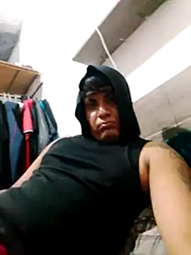 LogaBlade online show from April 19, 2026, 4:56 am