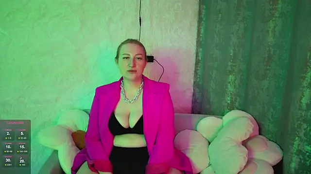 hornywood  online show from November 19, 2025, 6:13 am