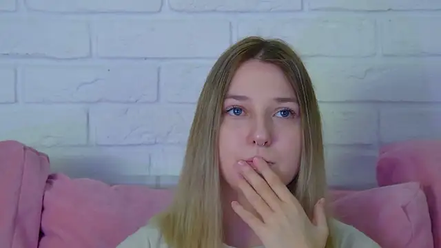 TinnaBurton online show from March 25, 2026, 4:24 pm