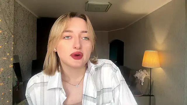 Snapshot of Emily_lyy chatting on November 20, 2025, 9:20 am Emily lyy online show from November 20, 2025, 9:20 am