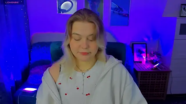 LouiseMous online show from November 29, 2025, 9:51 pm