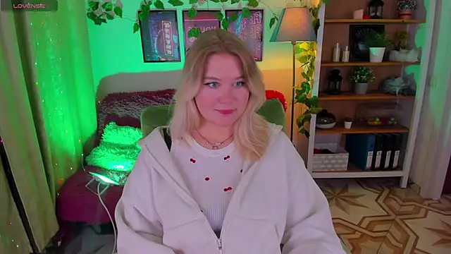 LouiseMous online show from November 30, 2025, 10:36 pm