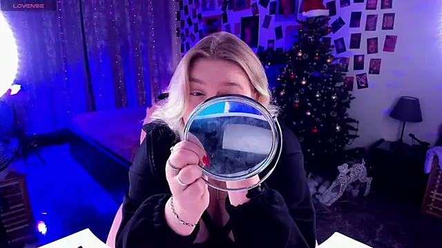 LouiseMous online show from January 8, 2026, 9:39 pm