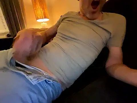 Snapshot of Brandonn1989amateur chatting on January 10, 2026, 10:14 pm Brandonn1989amateur online show from January 10, 2026, 10:14 pm