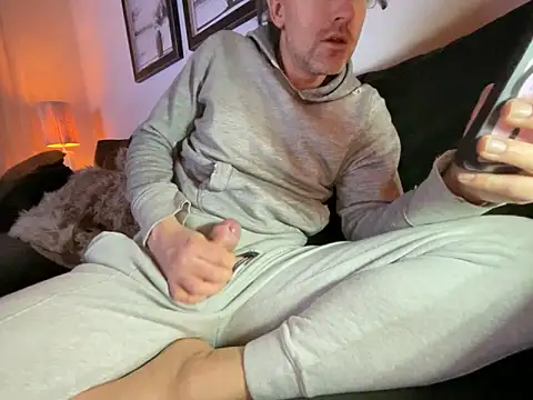 Snapshot of Brandonn1989amateur chatting on February 16, 2026, 9:22 pm Brandonn1989amateur online show from February 16, 2026, 9:22 pm