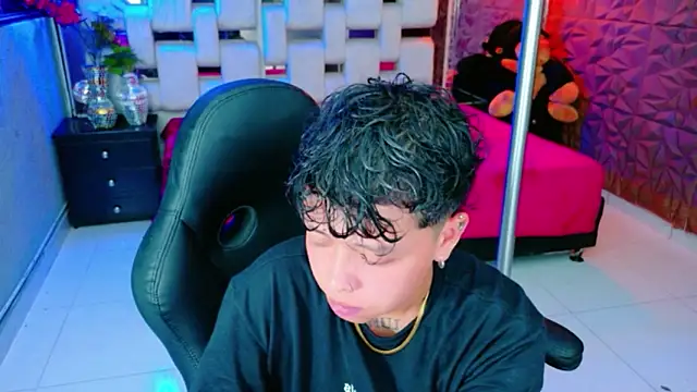 lunabustygirl online show from February 8, 2026, 3:54 am