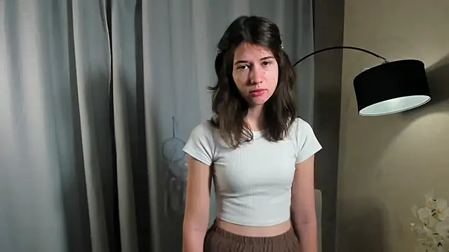 MarilynMun online show from November 26, 2025, 2:23 am