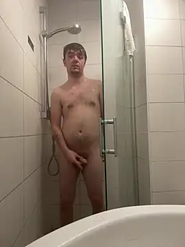 nicknicknick18112 online show from April 22, 2026, 9:16 pm