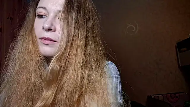 RomonaBustad online show from December 22, 2025, 6:21 am