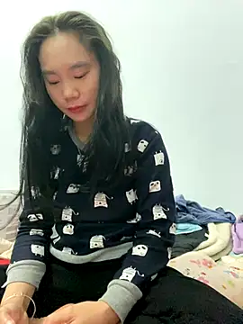 Snapshot of pitty_mymi chatting on December 5, 2025, 6:15 pm pitty mymi online show from December 5, 2025, 6:15 pm