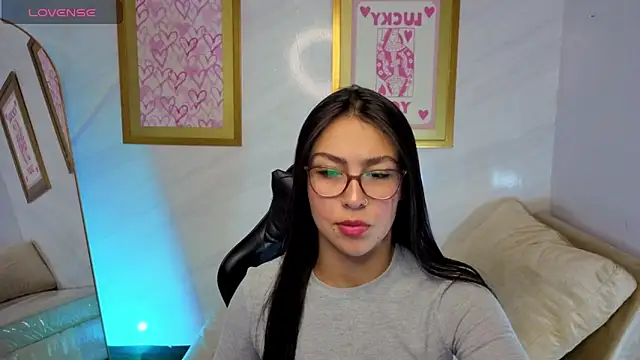 Maleja v  online show from November 26, 2025, 1:34 pm