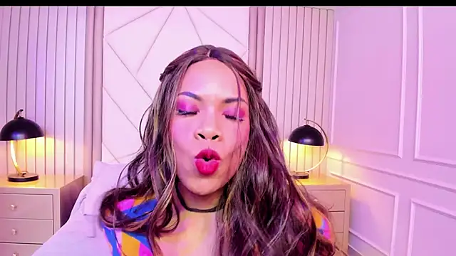 Snapshot of LailaDavidson chatting on May 23, 2026, 12:20 pm LailaDavidson online show from May 23, 2026, 12:20 pm
