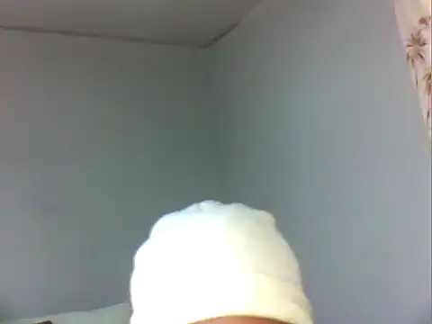 Snapshot of Naive618 chatting on November 17, 2025, 1:28 pm Naive618 online show from November 17, 2025, 1:28 pm