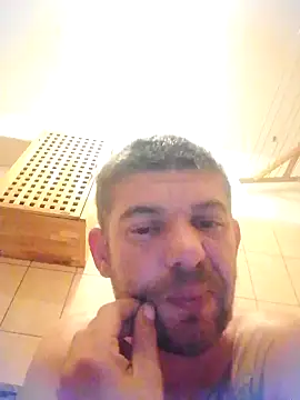 Snapshot of Motosz chatting on November 14, 2025, 8:51 pm Motosz online show from November 14, 2025, 8:51 pm