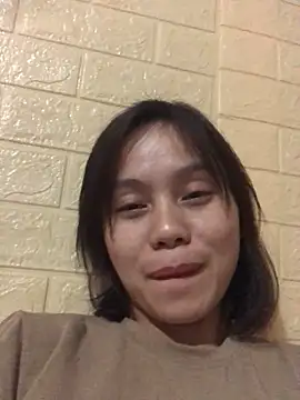 Trangbabylove online show from December 17, 2025, 3:40 pm