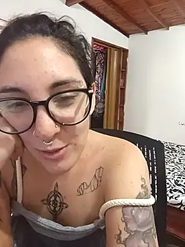 Melinerd online show from November 21, 2025, 5:55 pm