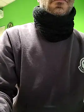 platone09 online show from December 17, 2025, 1:28 pm