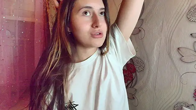 KristinaScott online show from November 30, 2025, 3:49 pm