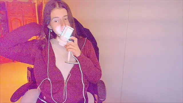 KristinaScott online show from February 11, 2026, 4:56 pm