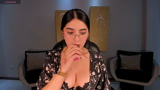 HaileyRoss  online show from May 28, 2026, 1:58 am