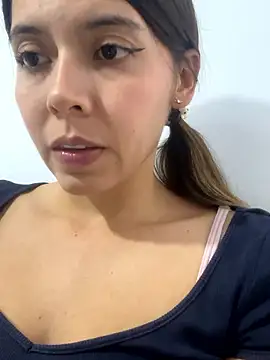 Snapshot of MayaHoffman chatting on January 10, 2026, 9:52 pm MayaHoffman online show from January 10, 2026, 9:52 pm