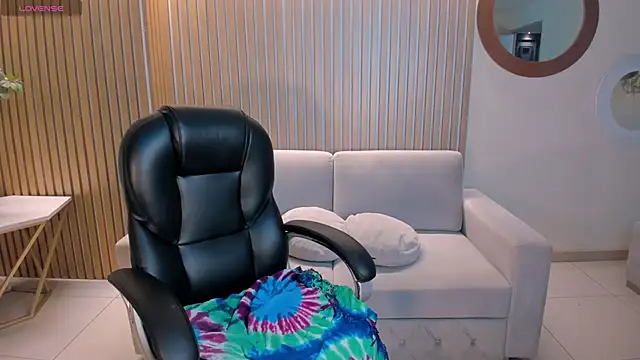 Snapshot of ZaraKafruni chatting on February 12, 2026, 4:07 am ZaraKafruni online show from February 12, 2026, 4:07 am